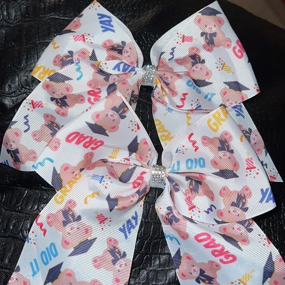 Teddy‎ beat Graduation bows